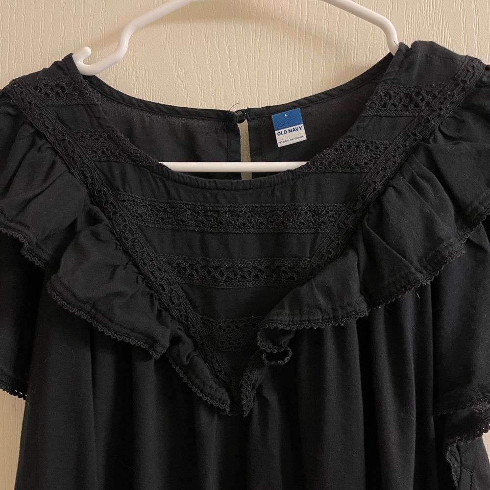 Old Navy Black Ruffle Top - Picture 2 of 8
